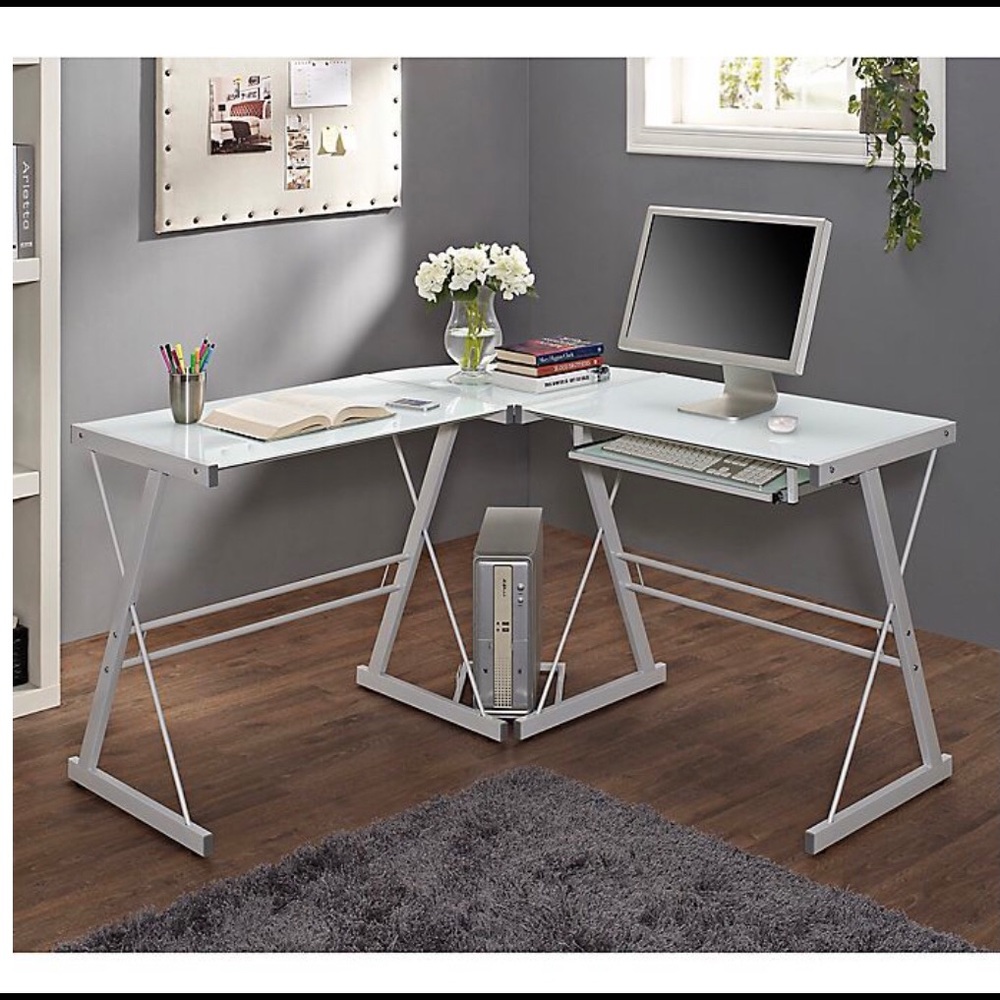 Brand new Bed Bath and Beyond desk!